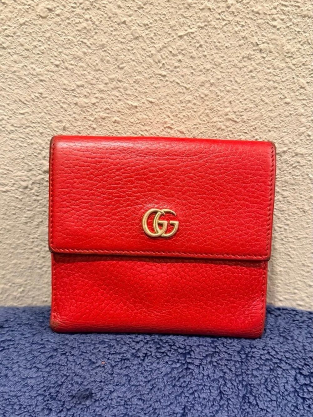 Gucci GG Marmont Compact Bifold Wallet in Red Pebbled Leather